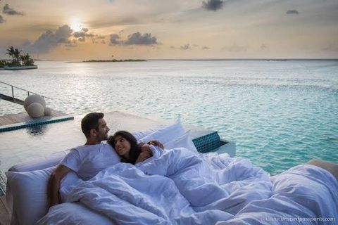 Maldives Honeymoon: A Guide to Resorts, Activities, and Travel